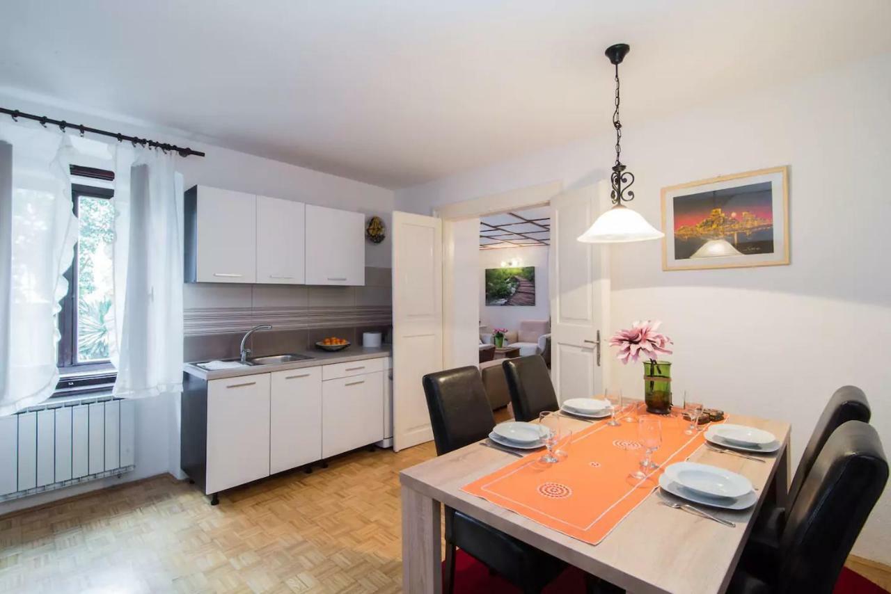 Charming Apartment Koper Ngoại thất bức ảnh